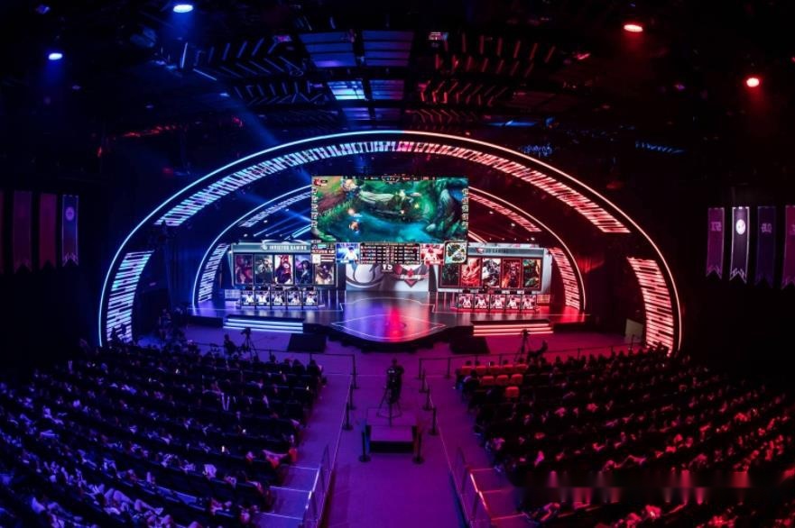 尤其符合滕 尤其符合滕